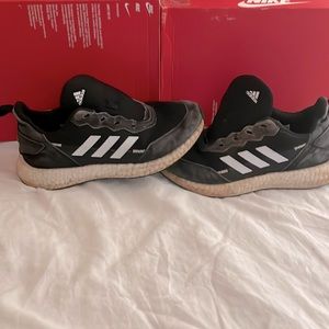 Addidas sneakers size 6 boys